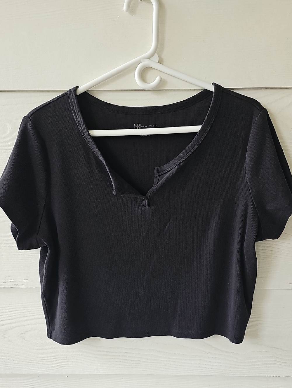 No Boundaries Black Ribbed Split Notch Neck Crop Top Size XL